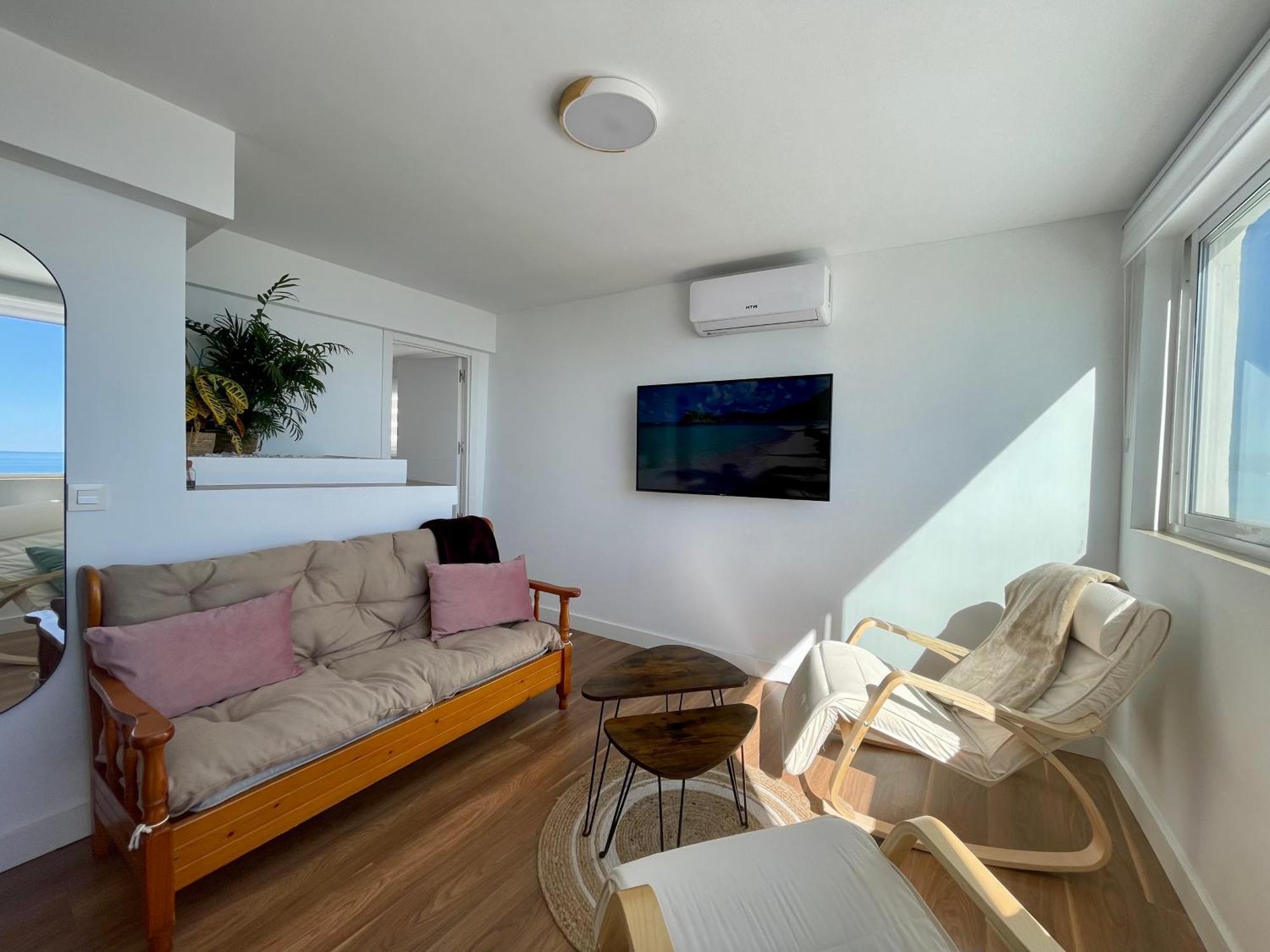 Apartamento Calma Carihuela Beach - 10 Metros De La Playa Торемолинос Екстериор снимка