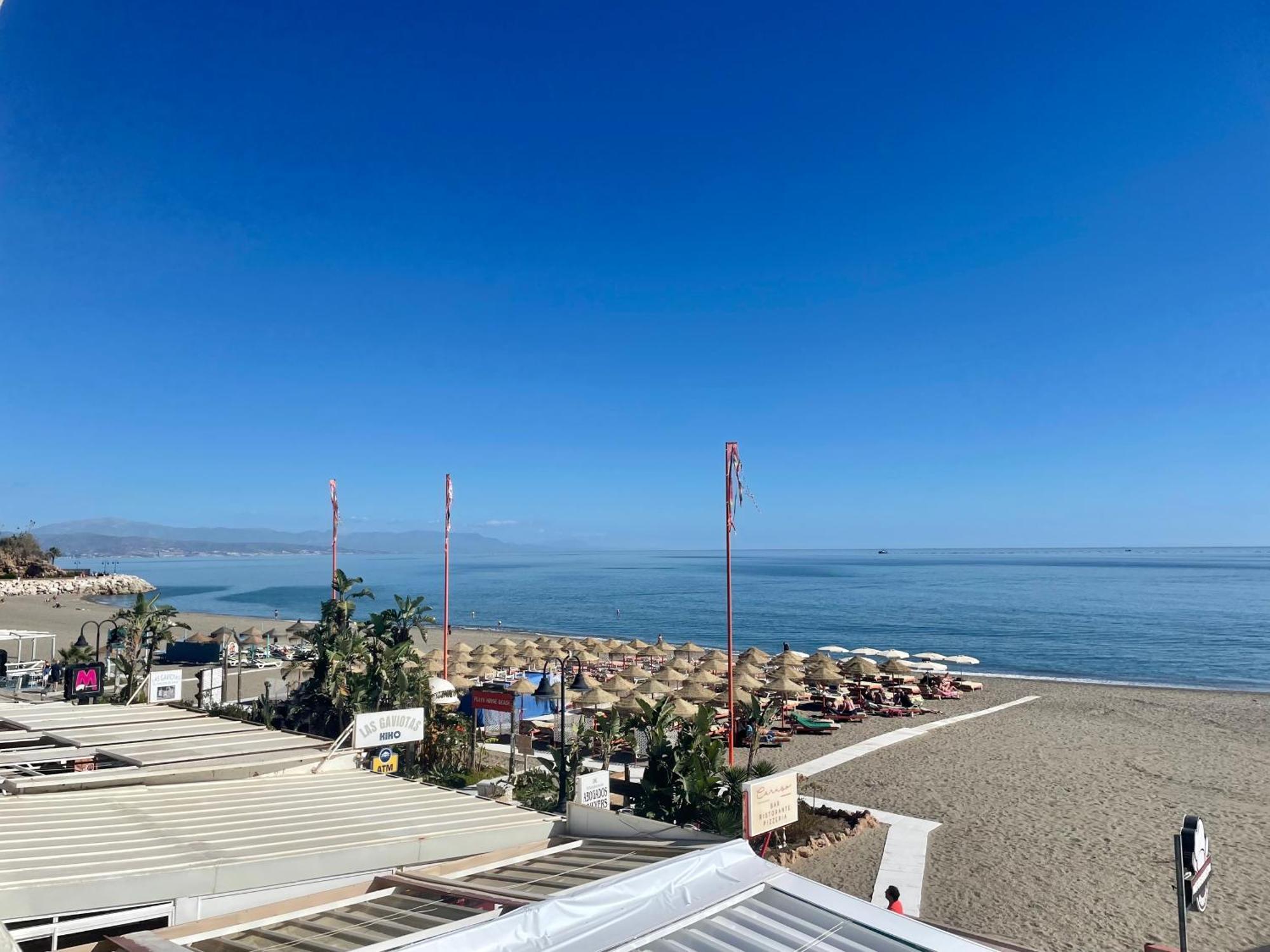 Apartamento Calma Carihuela Beach - 10 Metros De La Playa Торемолинос Екстериор снимка