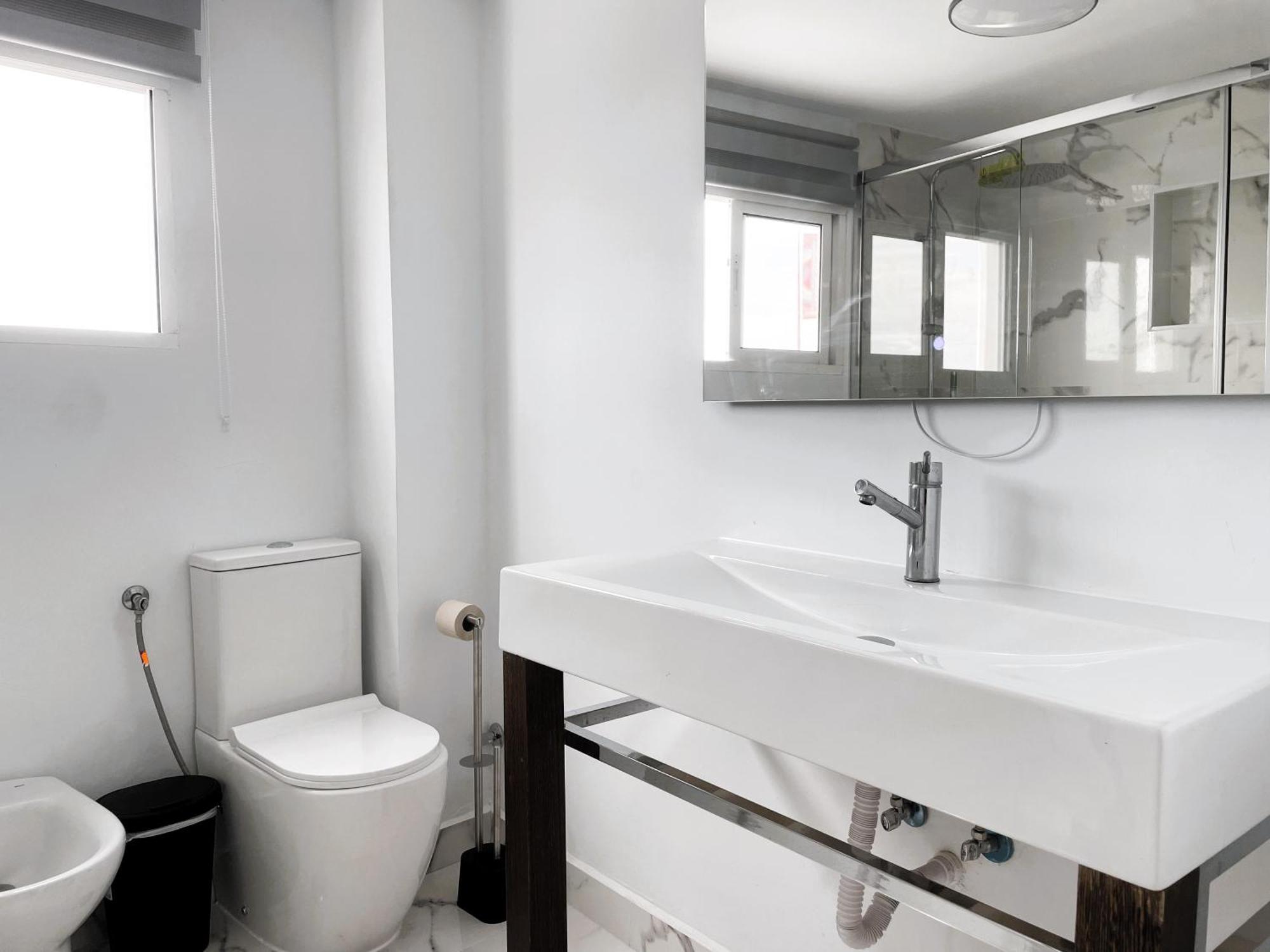 Apartamento Calma Carihuela Beach - 10 Metros De La Playa Торемолинос Екстериор снимка