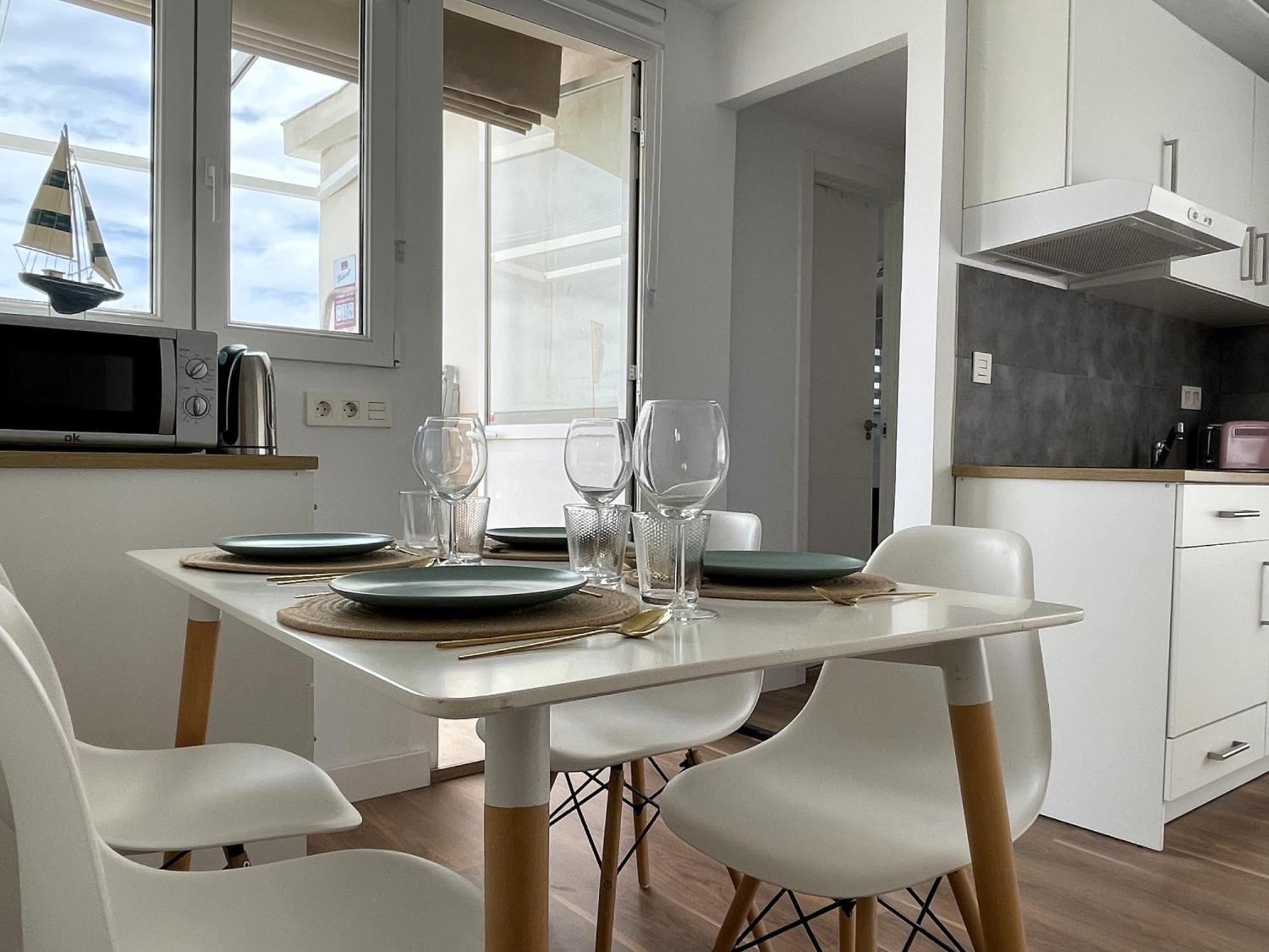 Apartamento Calma Carihuela Beach - 10 Metros De La Playa Торемолинос Екстериор снимка