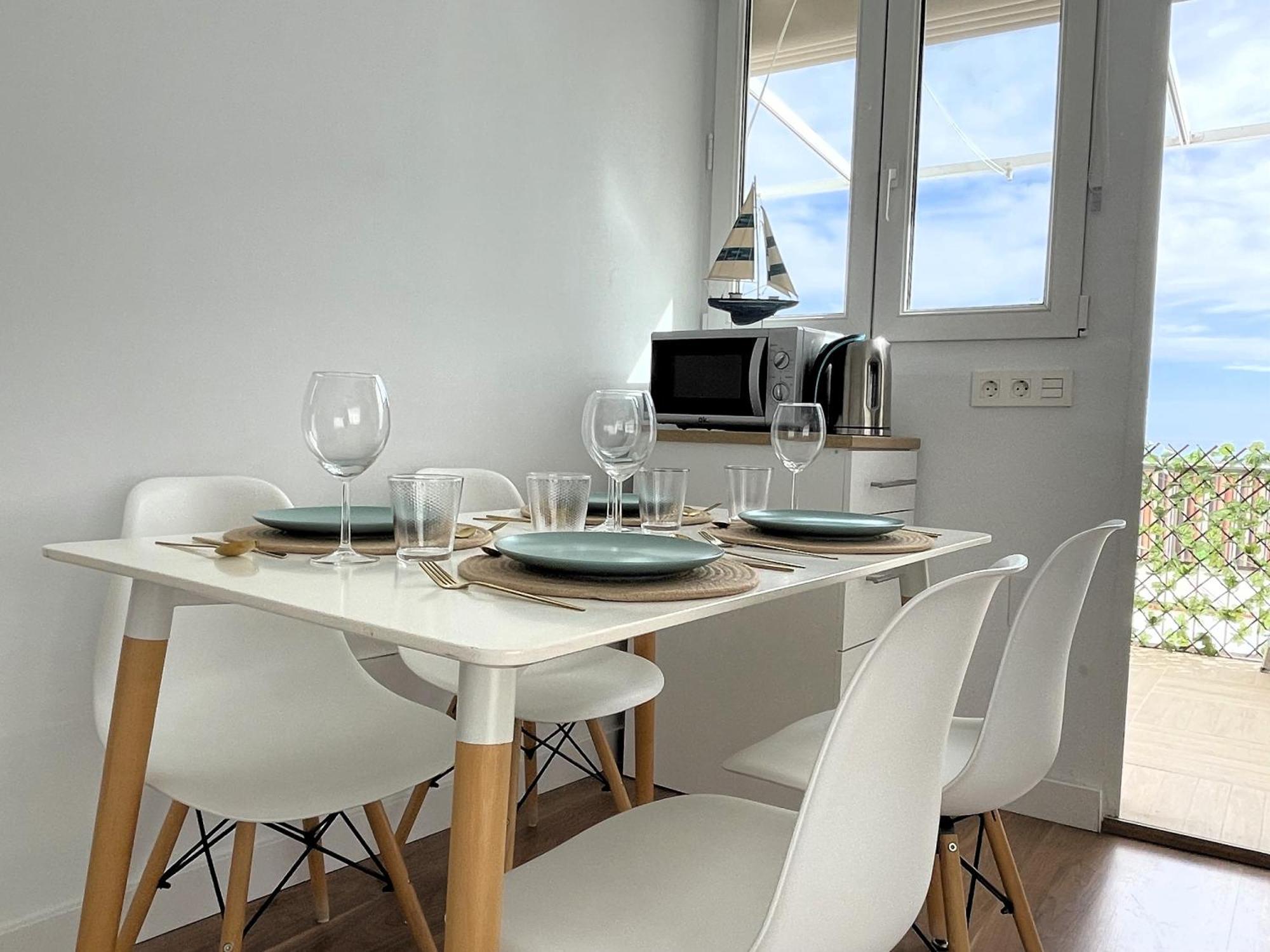 Apartamento Calma Carihuela Beach - 10 Metros De La Playa Торемолинос Екстериор снимка